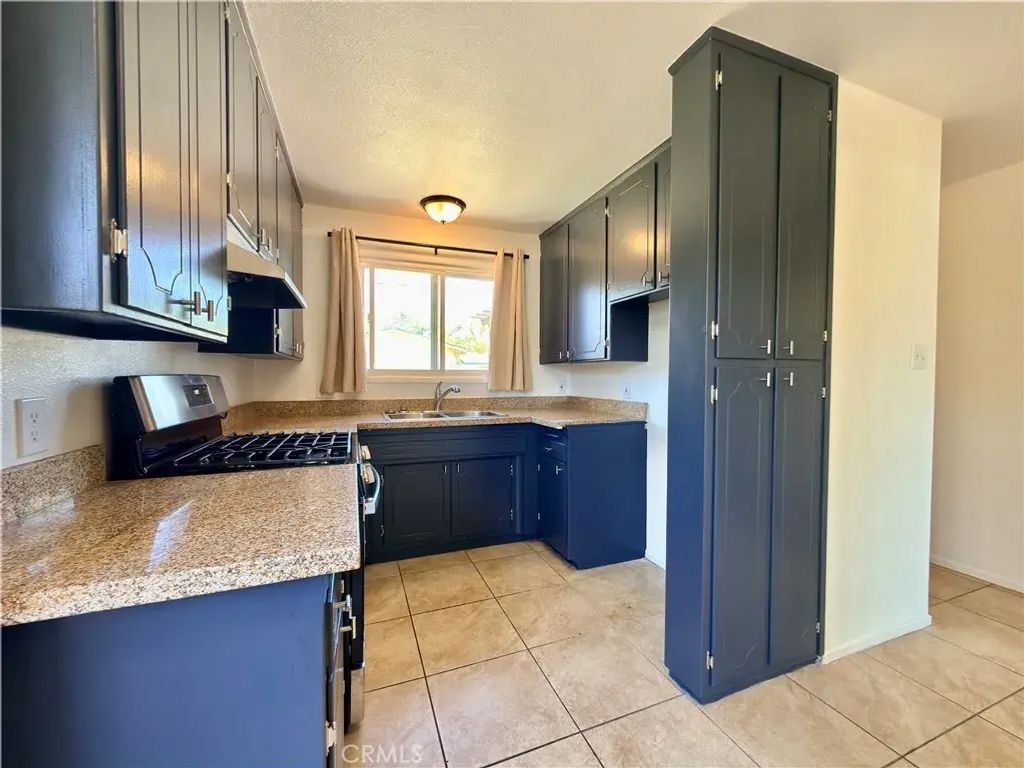 44137 Fern, Lancaster