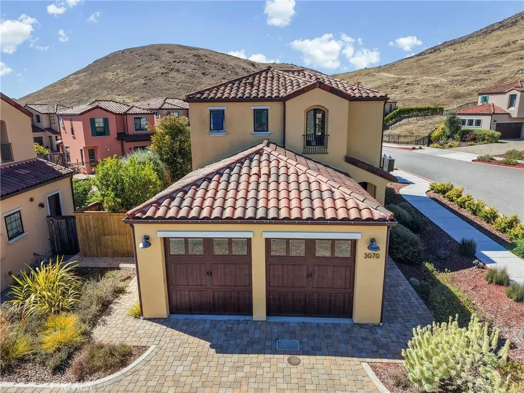 3070 Arezzo, San Luis Obispo