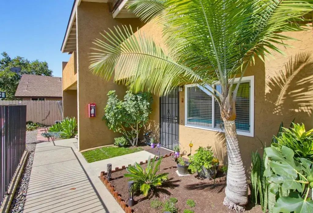 780 Ballantyne St J, El Cajon