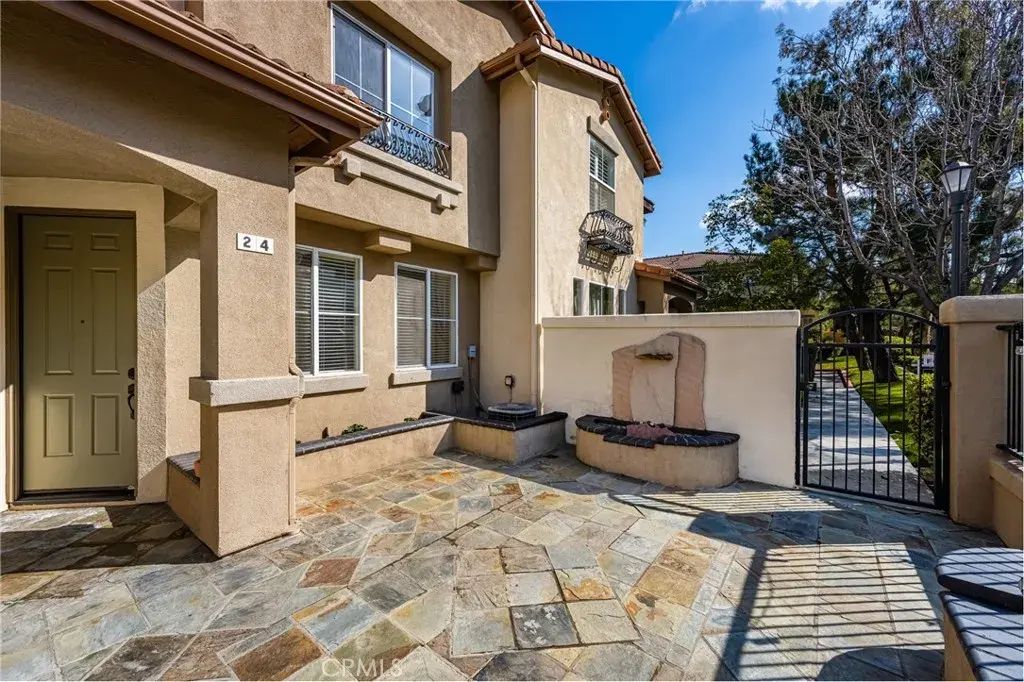 24 Crestline 103, Irvine