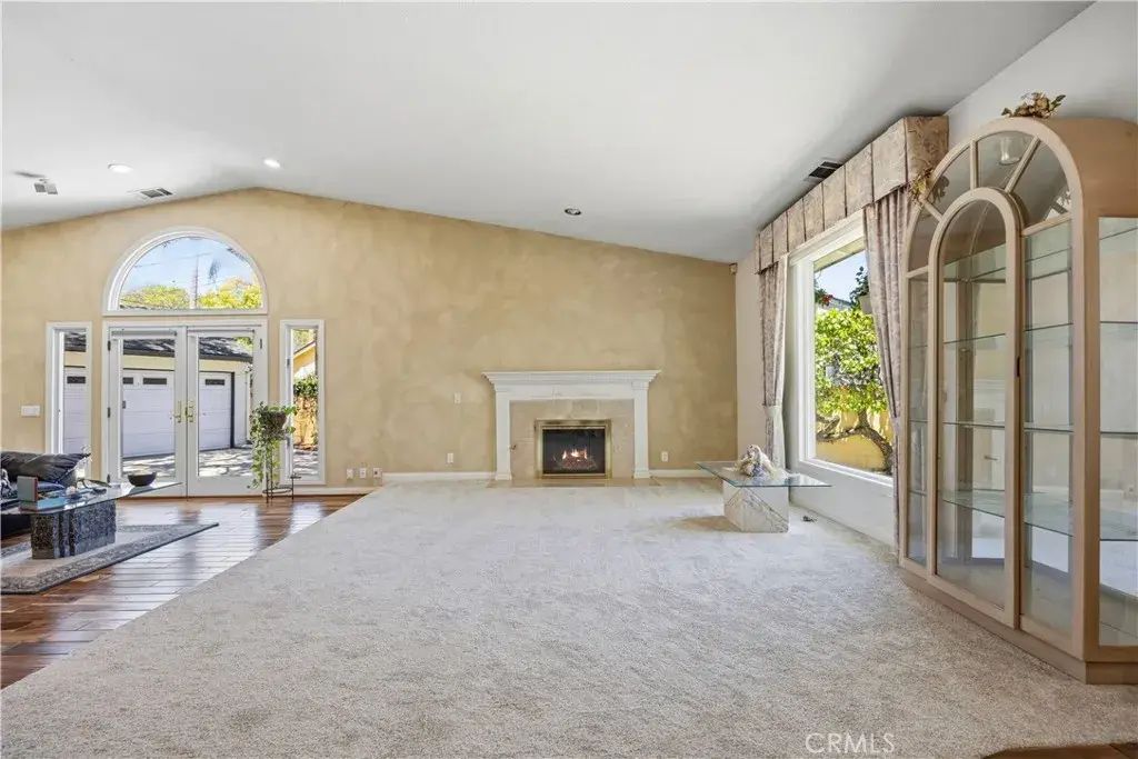 6813 E Los Santos, Long Beach