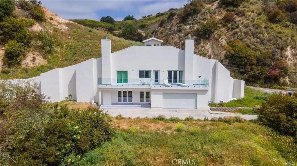 2411 N Topanga Canyon Boulevard, Topanga