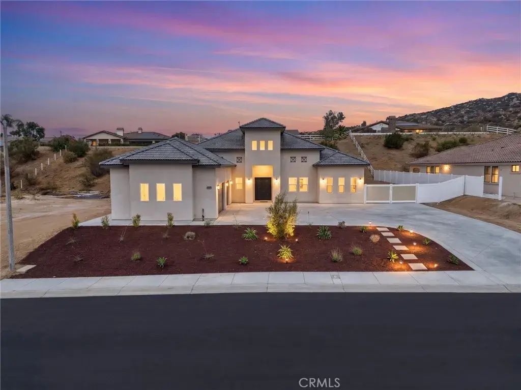 22258 Crown Princess Court, Nuevo