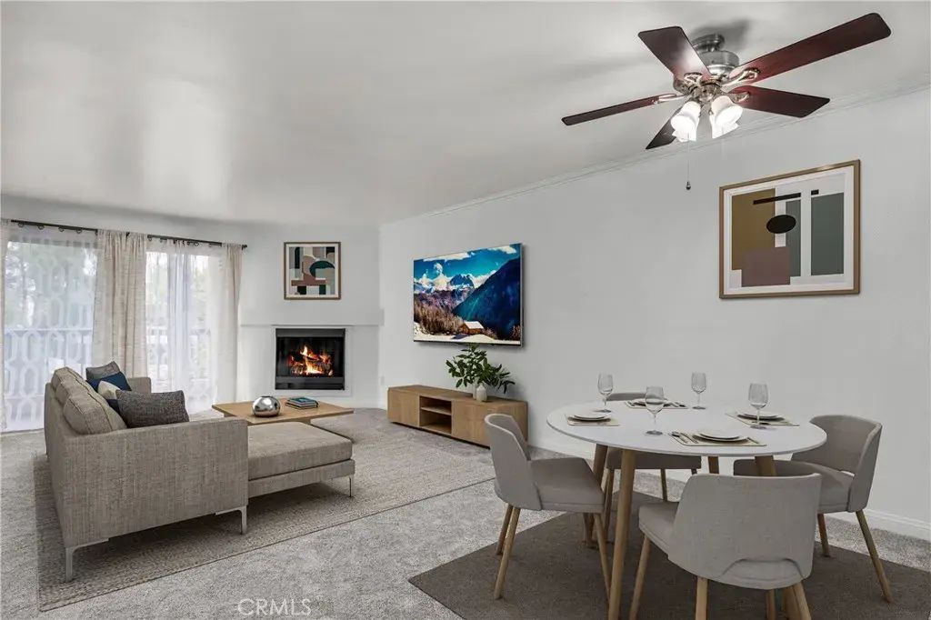 5500 Owensmouth Avenue 228, Woodland Hills