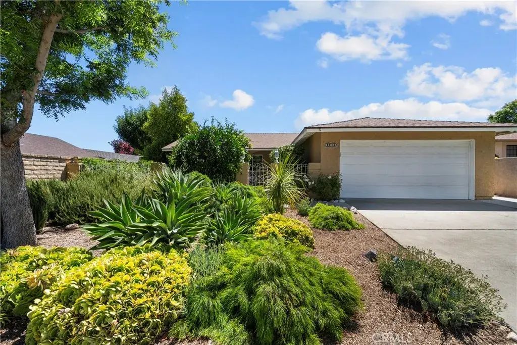 25074 Kerry Robin, Newhall