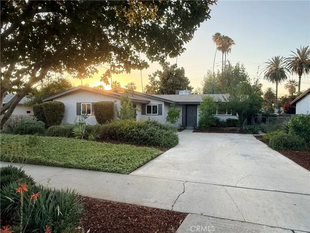 8 Dale, Redlands