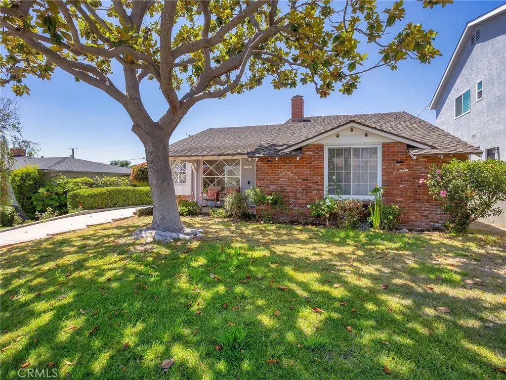 521 Bethany Road, Burbank