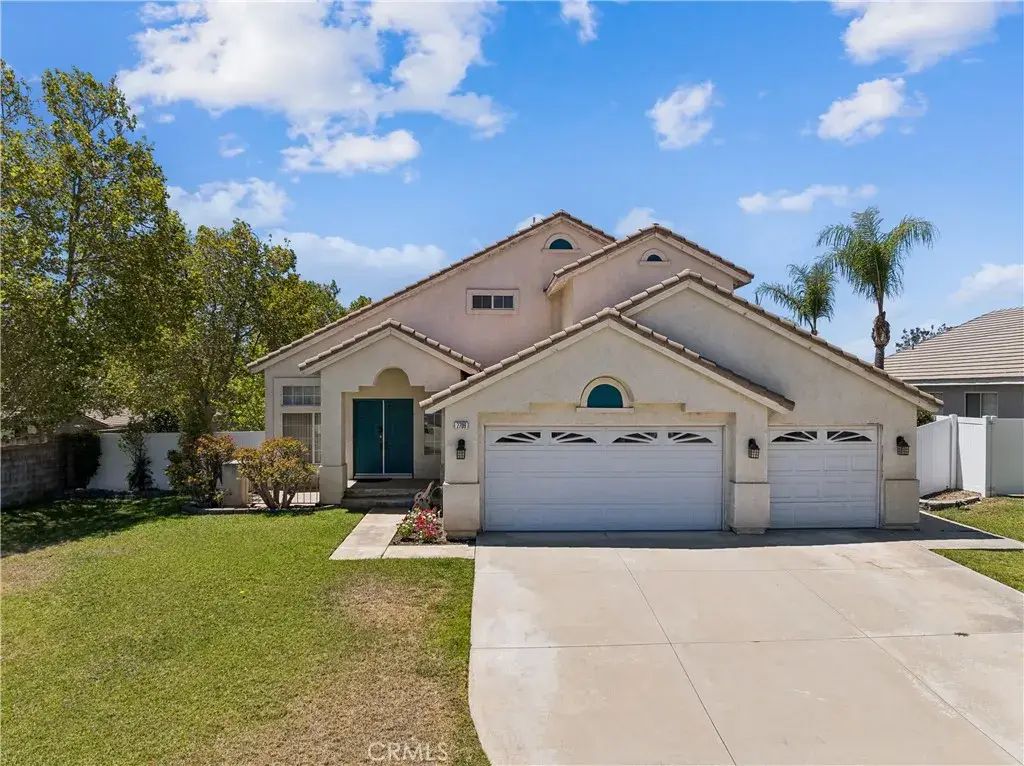 2709 W Buena Vista Drive, Rialto