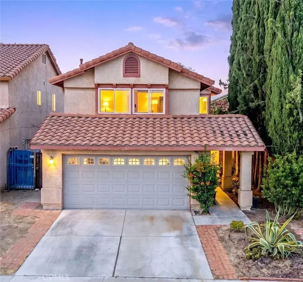 1959 De Carmen Dr, Colton