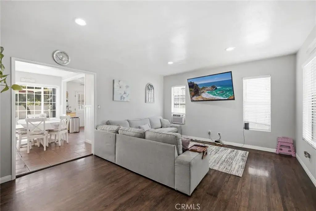 5952 Gaviota, Long Beach