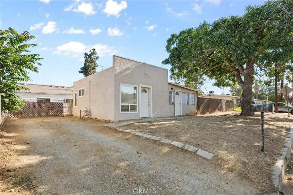 893 E 5th, Beaumont