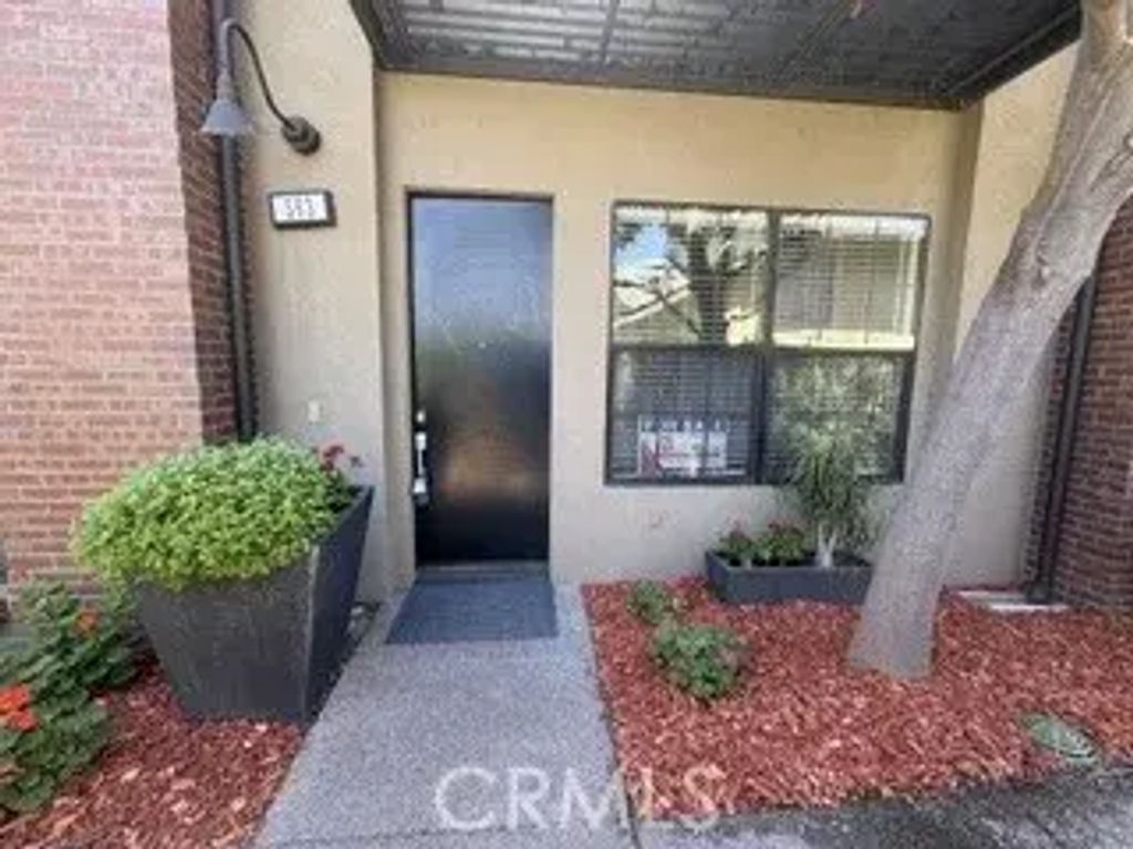 563 W Maple Avenue, Orange