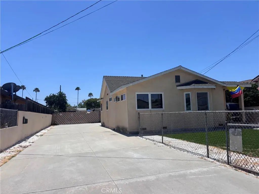 546 E 220th, Carson