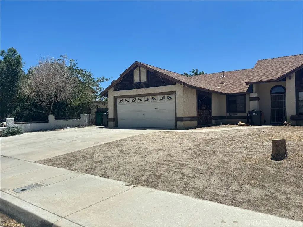 4226 Adobe, Palmdale