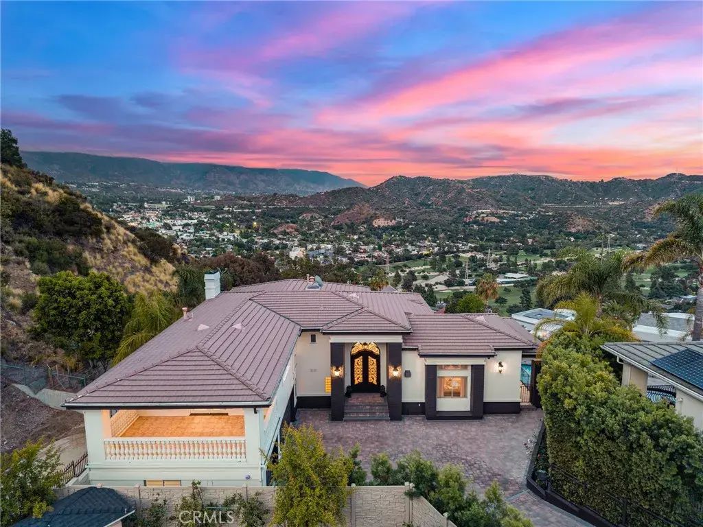 3426 Ayars Canyon Way, Glendale