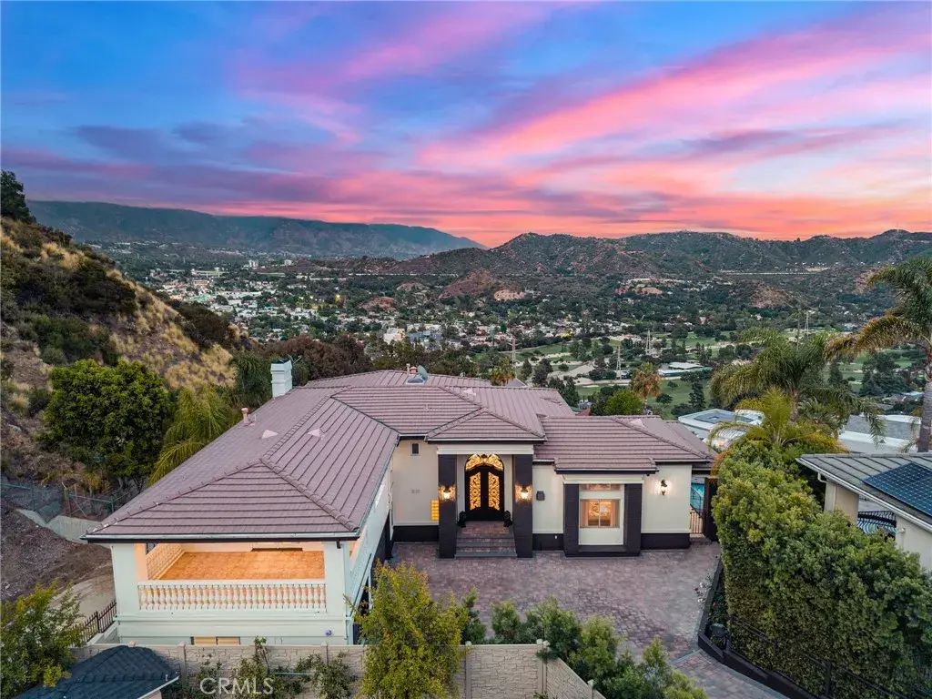 3426 Ayars Canyon Way, Glendale