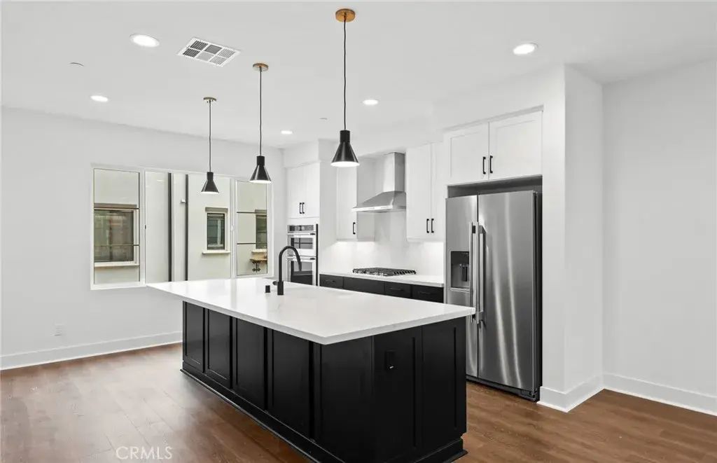 107 Sorrel Court, Burbank