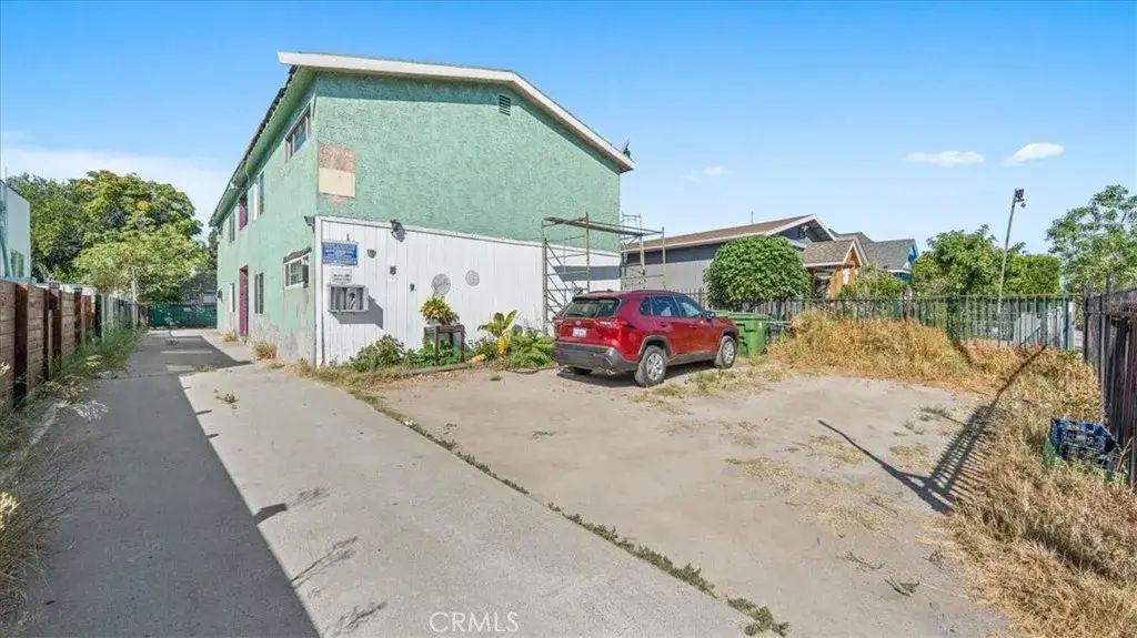 1362 E 20th Street, Los Angeles
