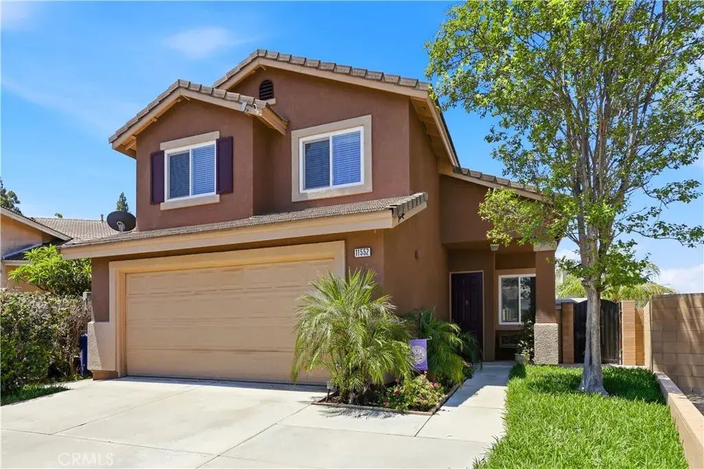 11552 Sheffield, Fontana