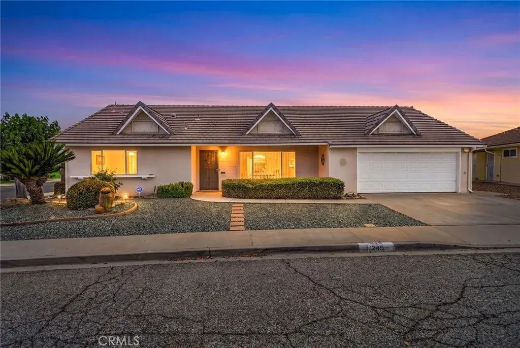 1240 W Montrose Avenue, Hemet