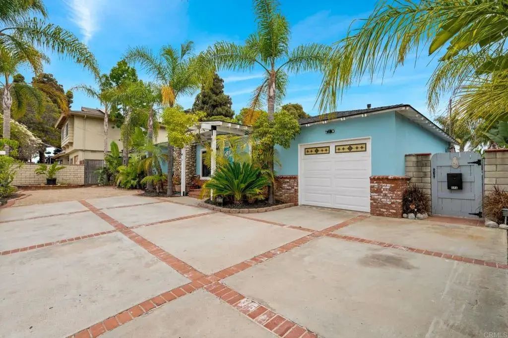1213 Vista Way, Oceanside