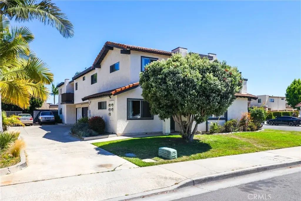 8091 Graziadio, Huntington Beach