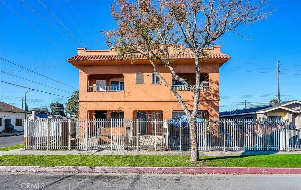 9019 S San Pedro, Los Angeles