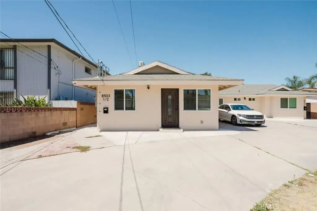 8503 Cranford 1/2, Sun Valley