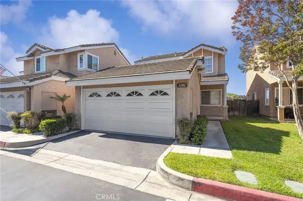 1582 Corte Santana, Upland