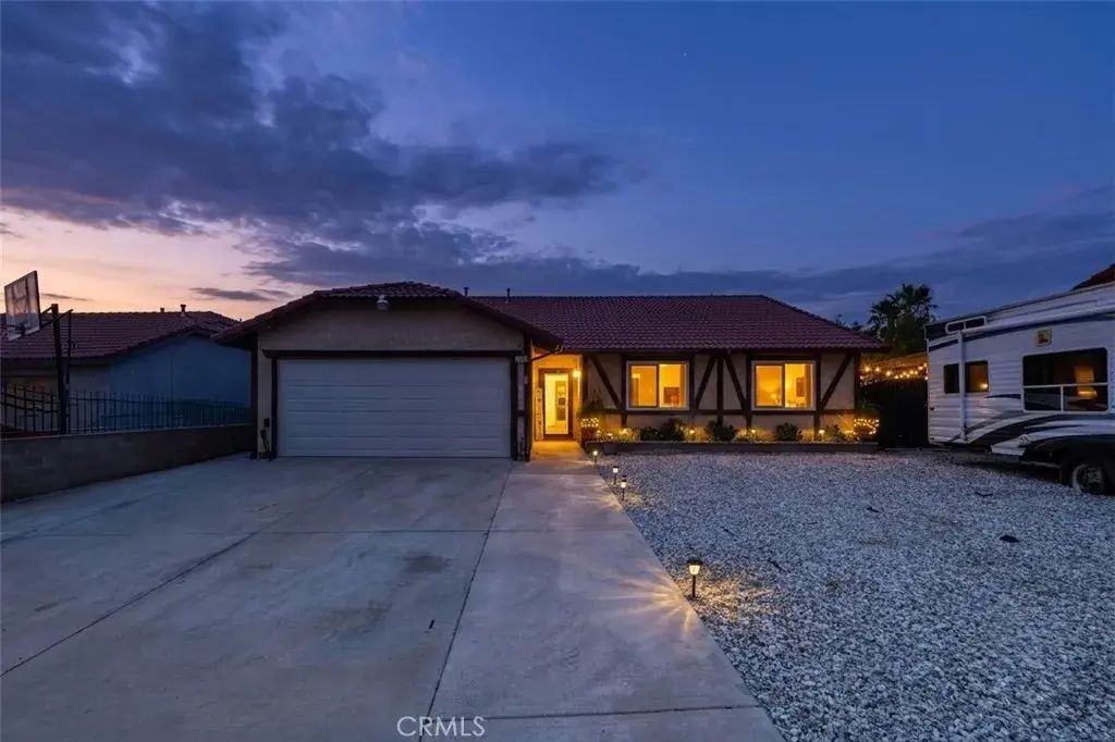 8934 Sultana, Fontana