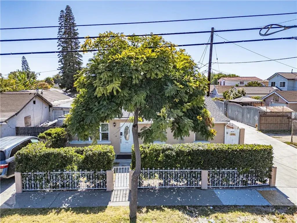 18319 Norwalk Boulevard, Artesia