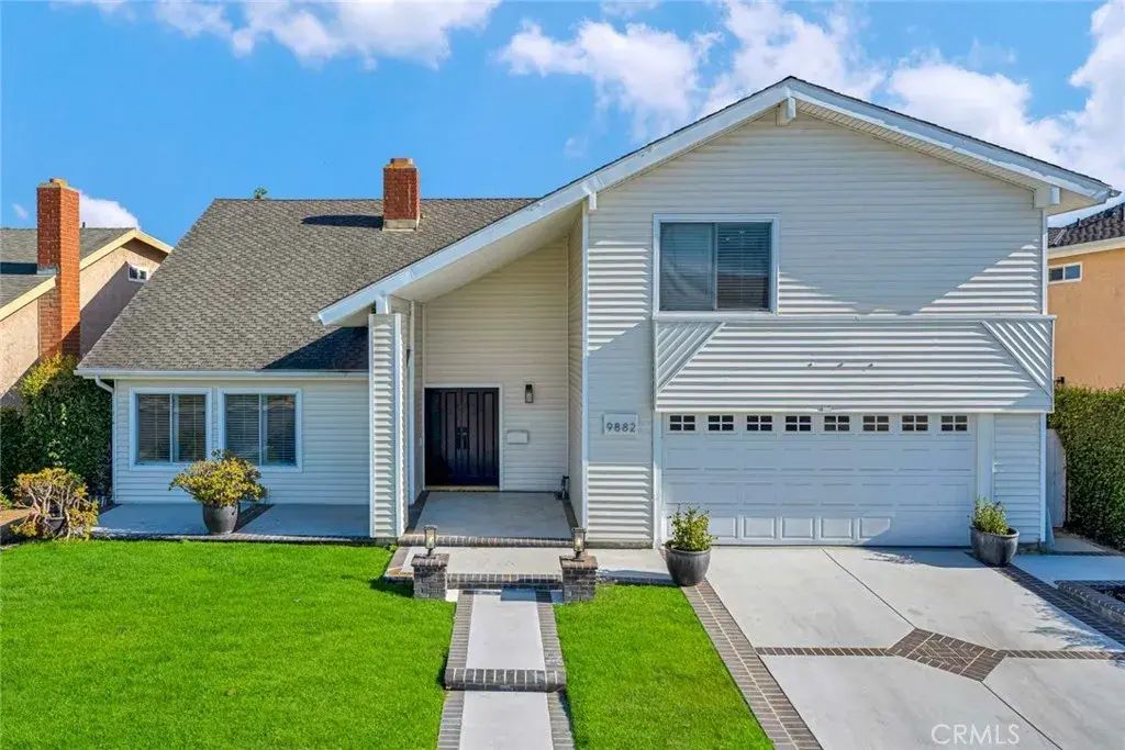 9882 Kings Canyon Drive, Huntington Beach