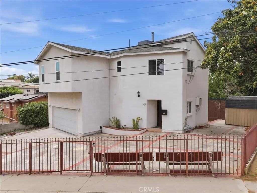 709 Warren Lane, Inglewood