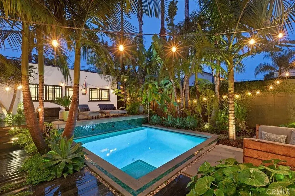 737 N Orange Drive, Los Angeles