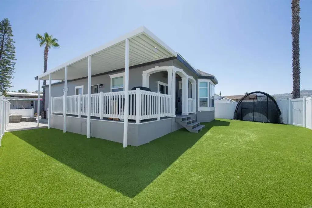 9395 Harritt 75, Lakeside
