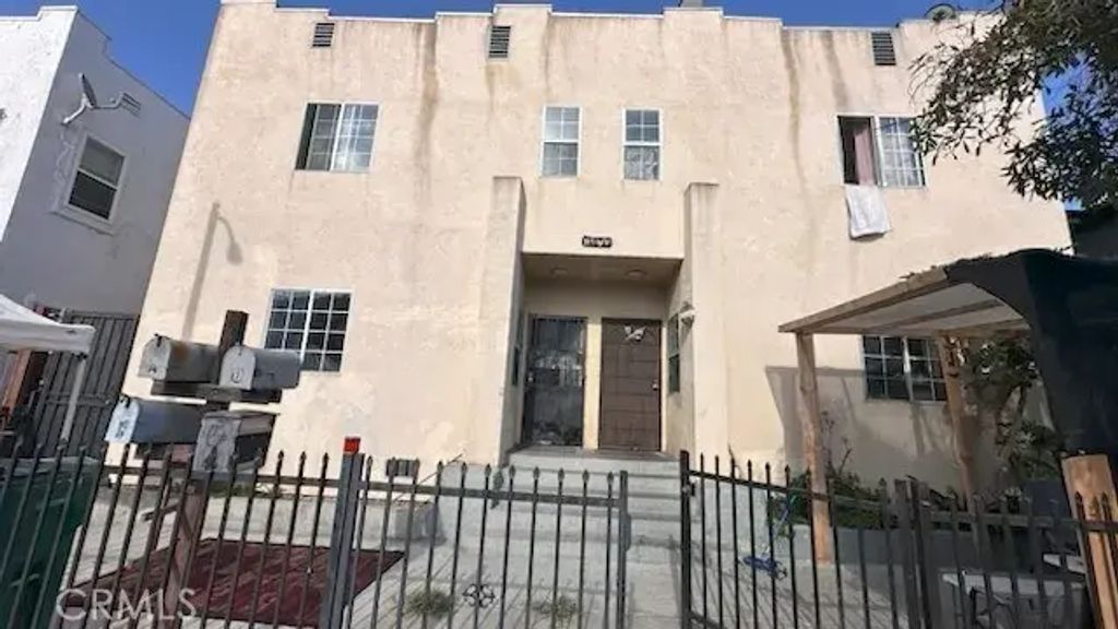 1470 Henderson, Long Beach