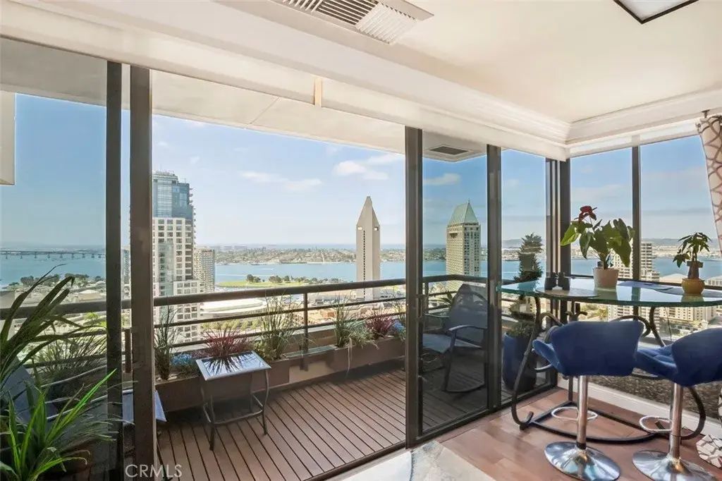700 Front Street 2302, DOWNTOWN