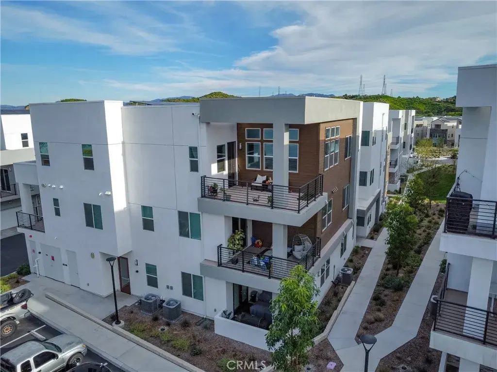 27227 Diamond Peak Lane 302, Valencia