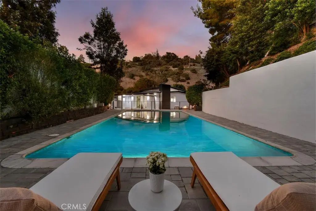 3675 Ventura Canyon, Sherman Oaks