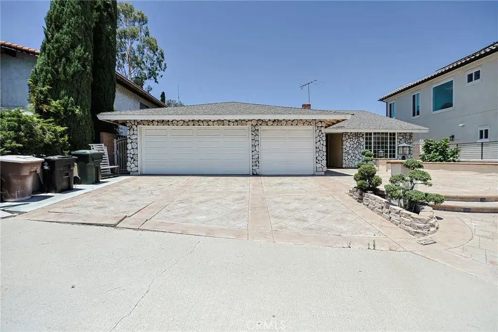 19931 Crestknoll, Yorba Linda