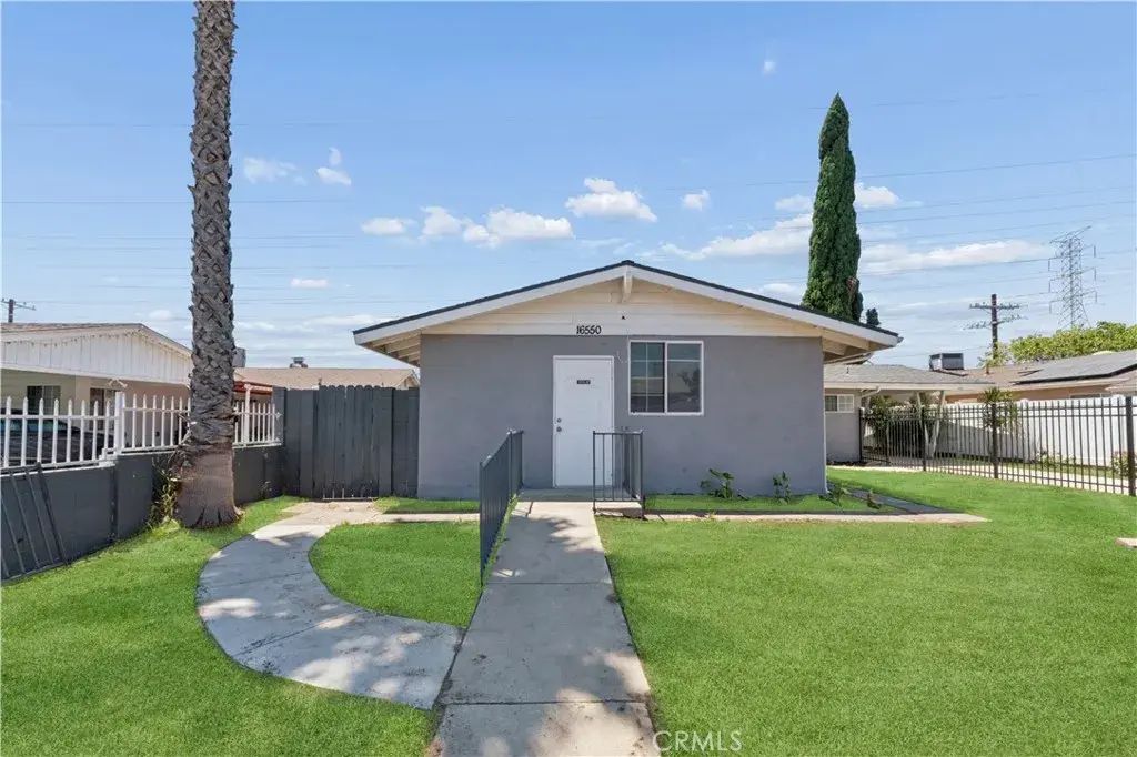 16550 Kalisher, Granada Hills