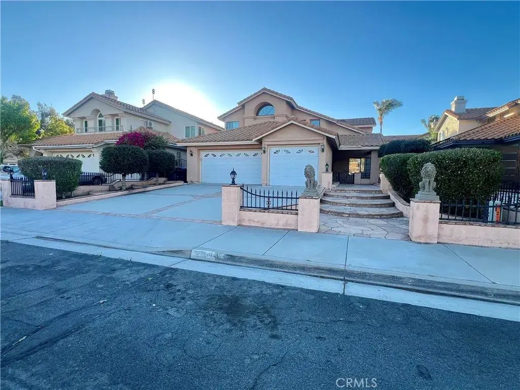 2909 Dorchester Circle, Corona