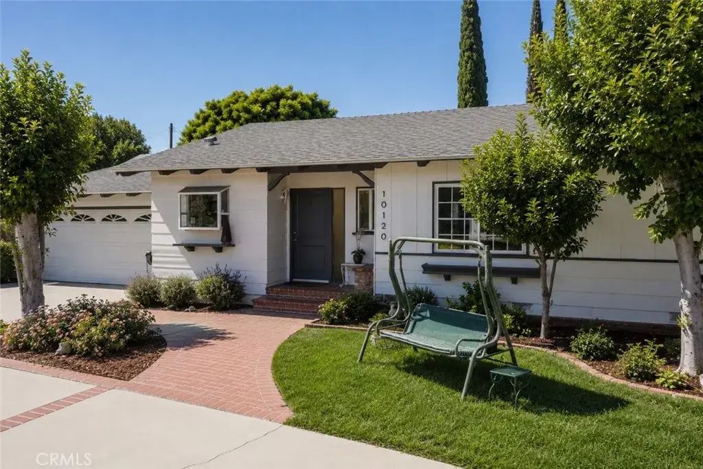 10120 Dempsey, North Hills