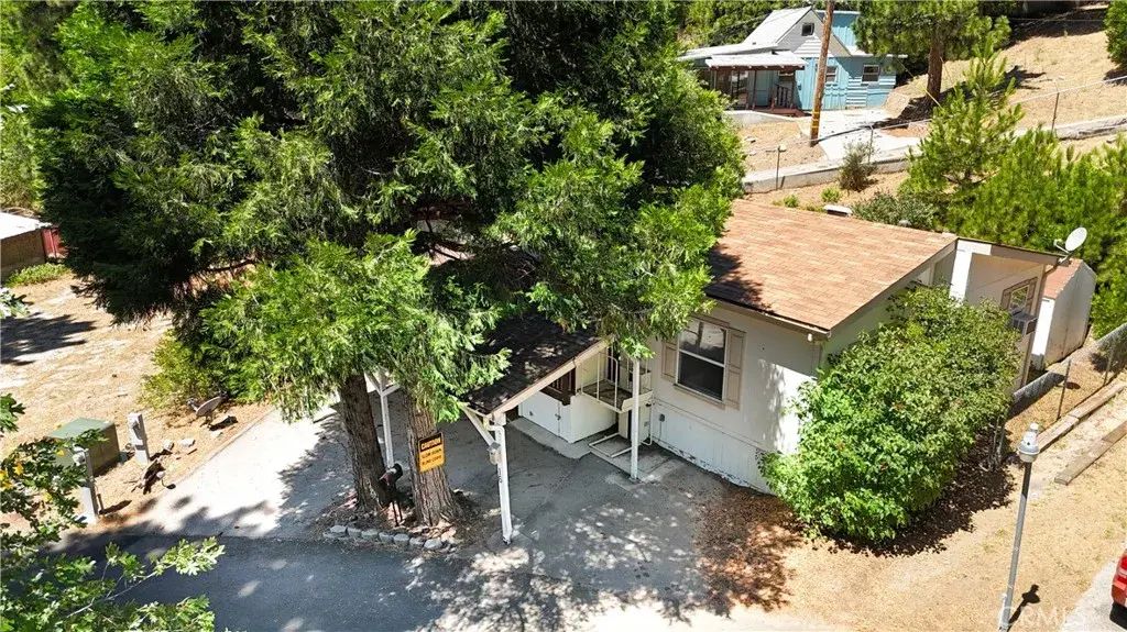 22899 Byron 16, Crestline