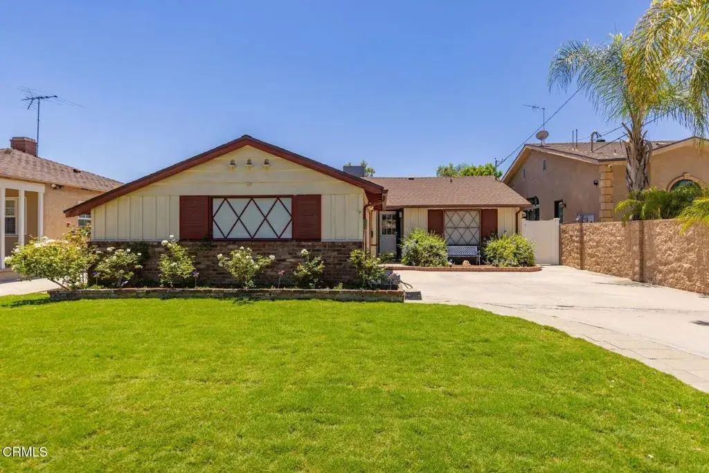 12822 Erwin Street, North Hollywood