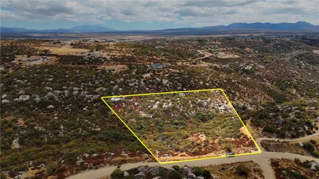 790 Crazy Horse Canyon Dr., Aguanga