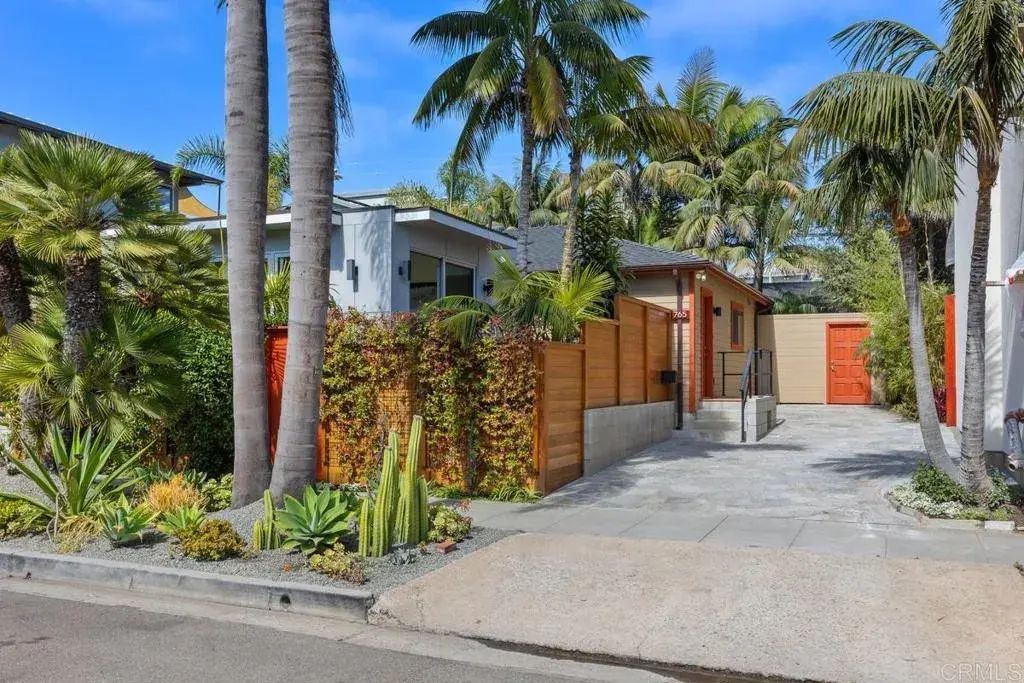 765 2nd Street, Encinitas