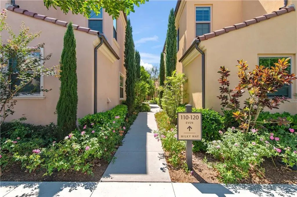 110 Milky Way, Irvine