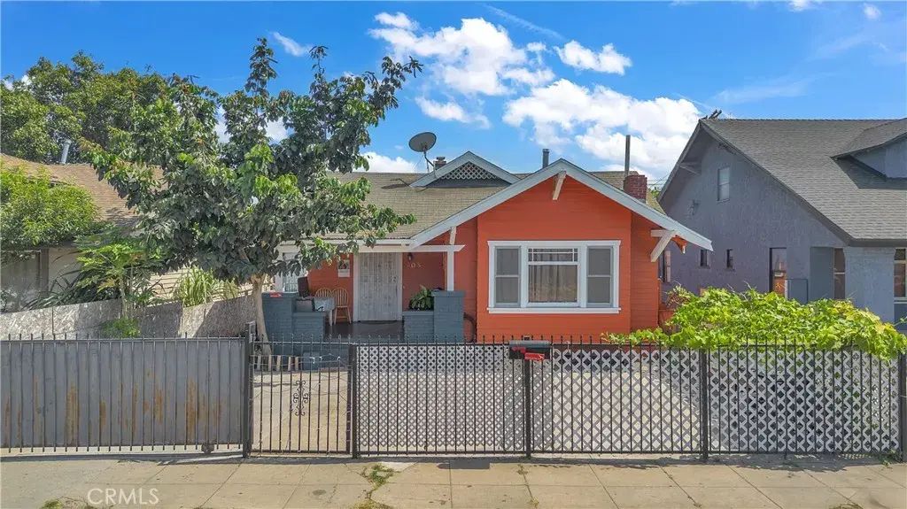908 W 57th St, Los Angeles