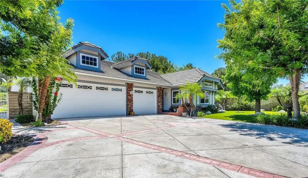 23402 Lane Court, Valencia